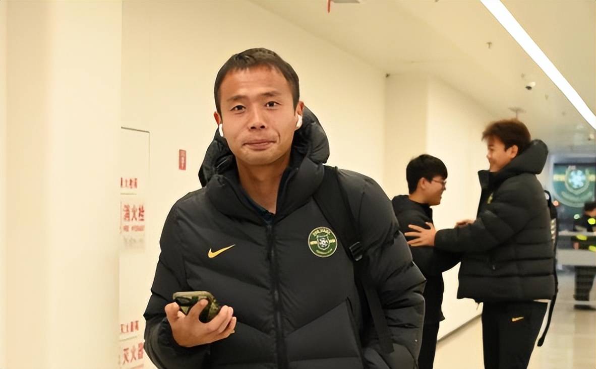 包含转会期体能课后,深圳男篮再遭质疑备战中超,引发热议,纪律约束更严格的词条 包含转会期体能课后,深圳男篮再遭质疑备战中超,引发热议,纪律约束更严格的词条