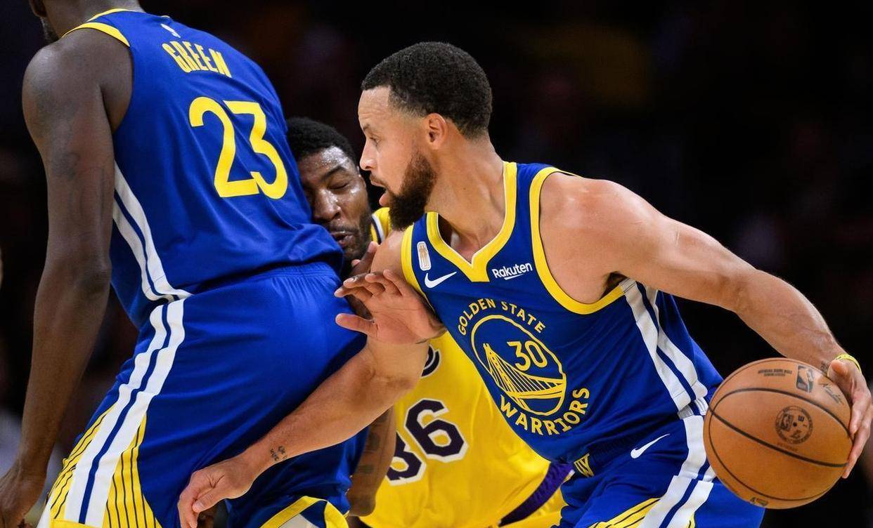 金州勇士训练开放日；今夜复出首秀引欢呼；CBA常规赛在即；球队文化再被提及的简单介绍