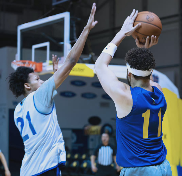 金州勇士训练开放日；今夜复出首秀引欢呼；CBA常规赛在即；球队文化再被提及的简单介绍