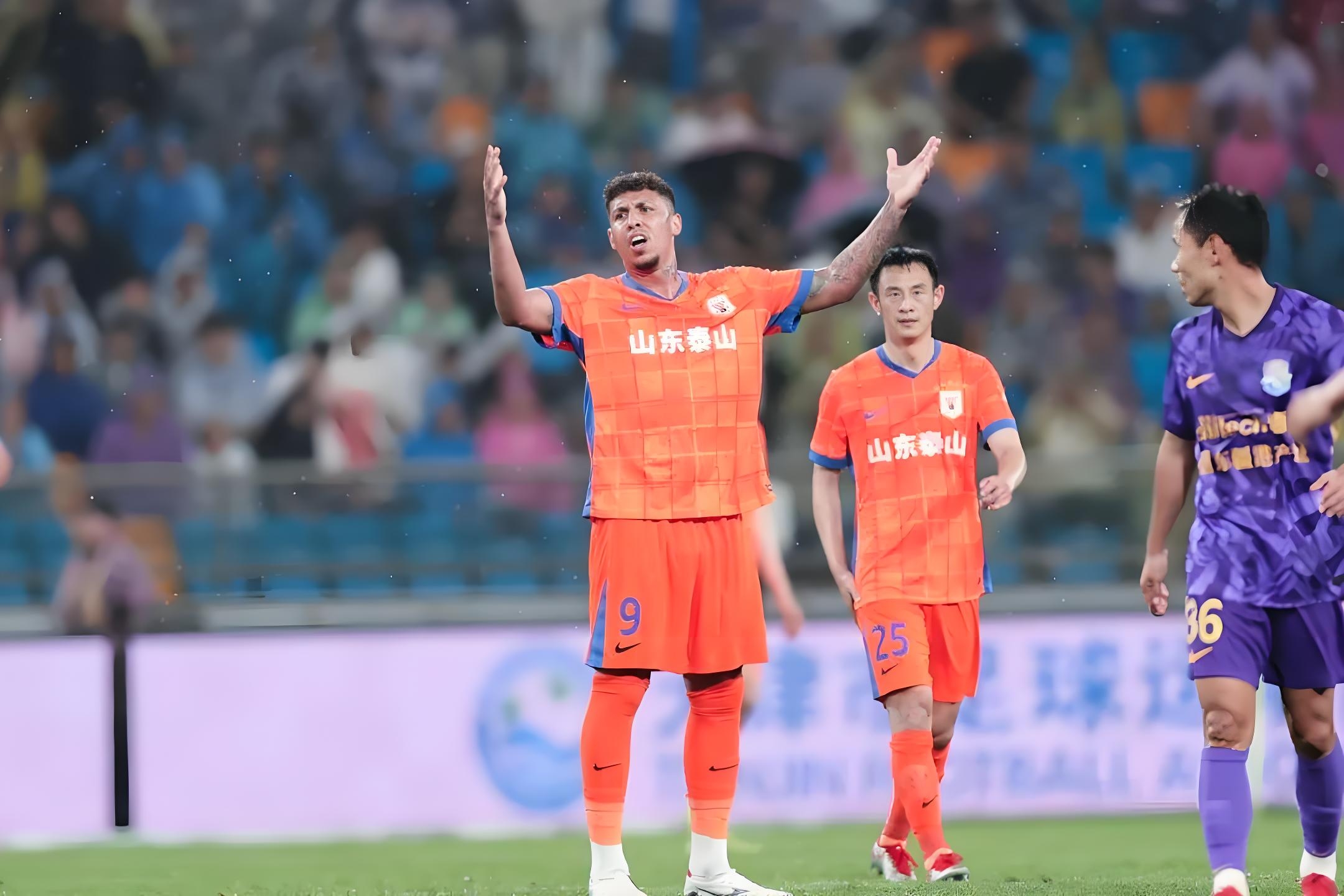 转折点！山东泰山战术微调；亚冠赛前攻防权衡；态度坚定；身体对抗强度拉满的简单介绍