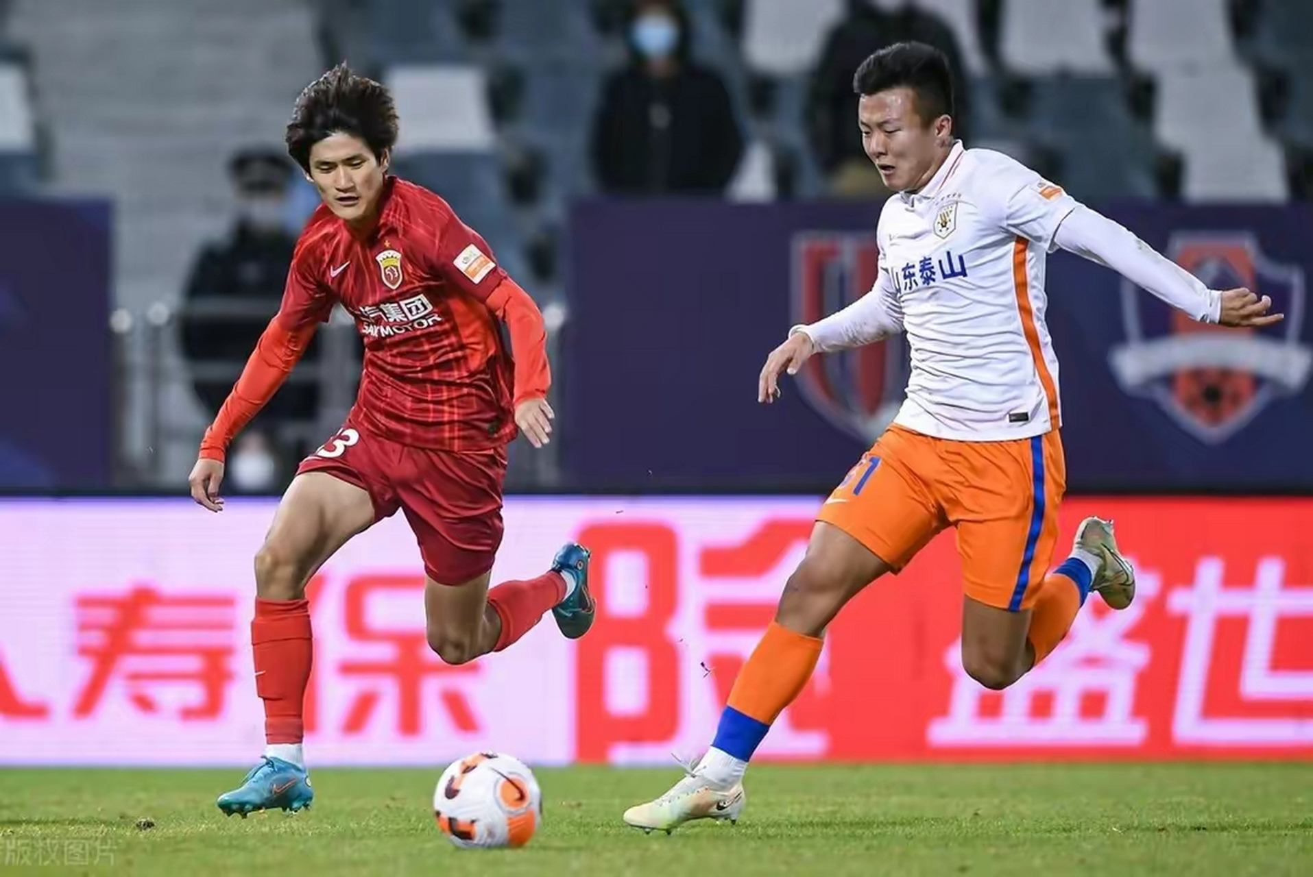 包含丹佛掘金迎中超关键赛，今晚状态回暖，悬念犹存，轮换策略成焦点的词条