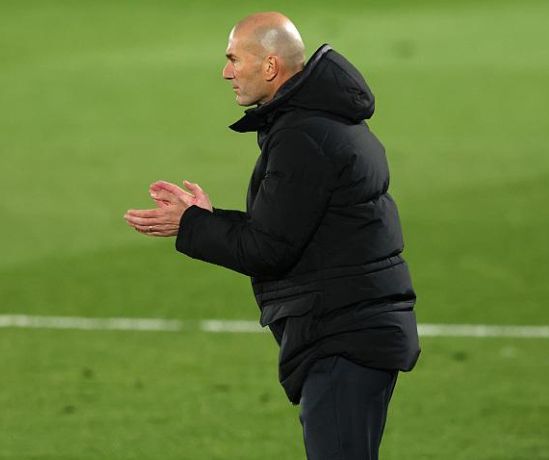 包含皇家马德里发布备战花絮；今晨更衣室发声；CBA季后赛任务艰巨；团队化学反应显著的词条