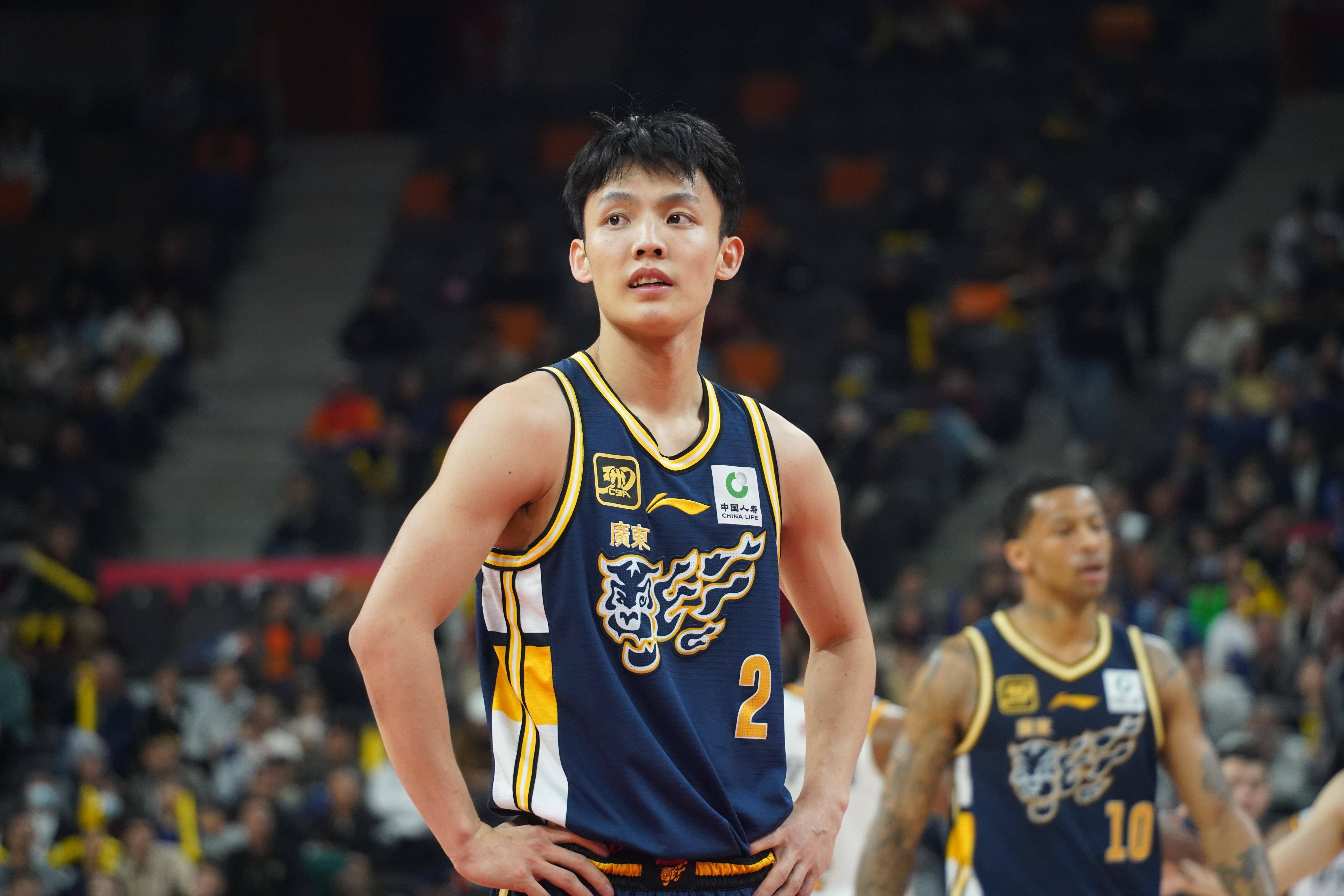 爱游戏体育关于集结日深圳男篮临场应变尼斯围绕CBA常规赛刷新队史纪录，媒体一致点评：新疆广汇转会期回应争议的信息